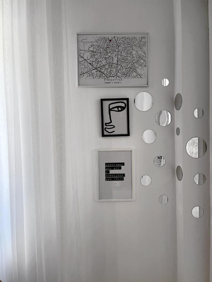 Pristina City Apartment Esterno foto